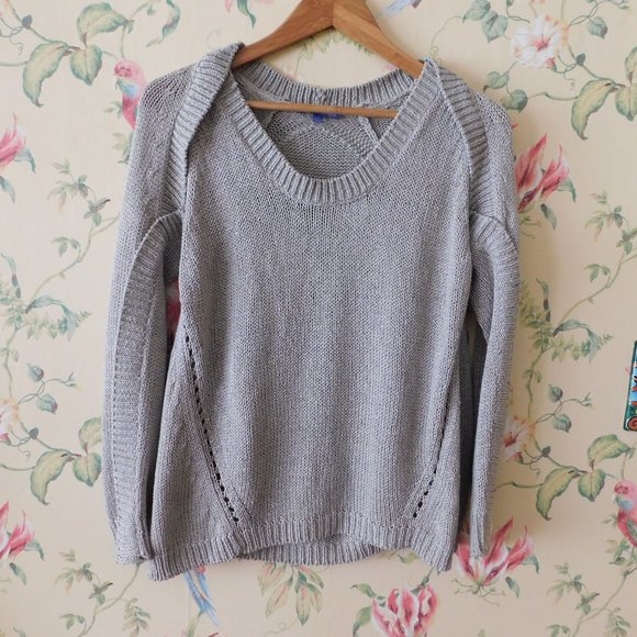 🦔🐾 Distressed Hay Ride Sweater - Picture 3 of 10